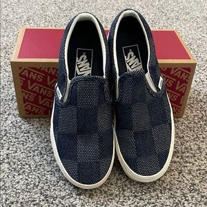 Women’s Vans. Navy Checkered Slip-On Sneakers